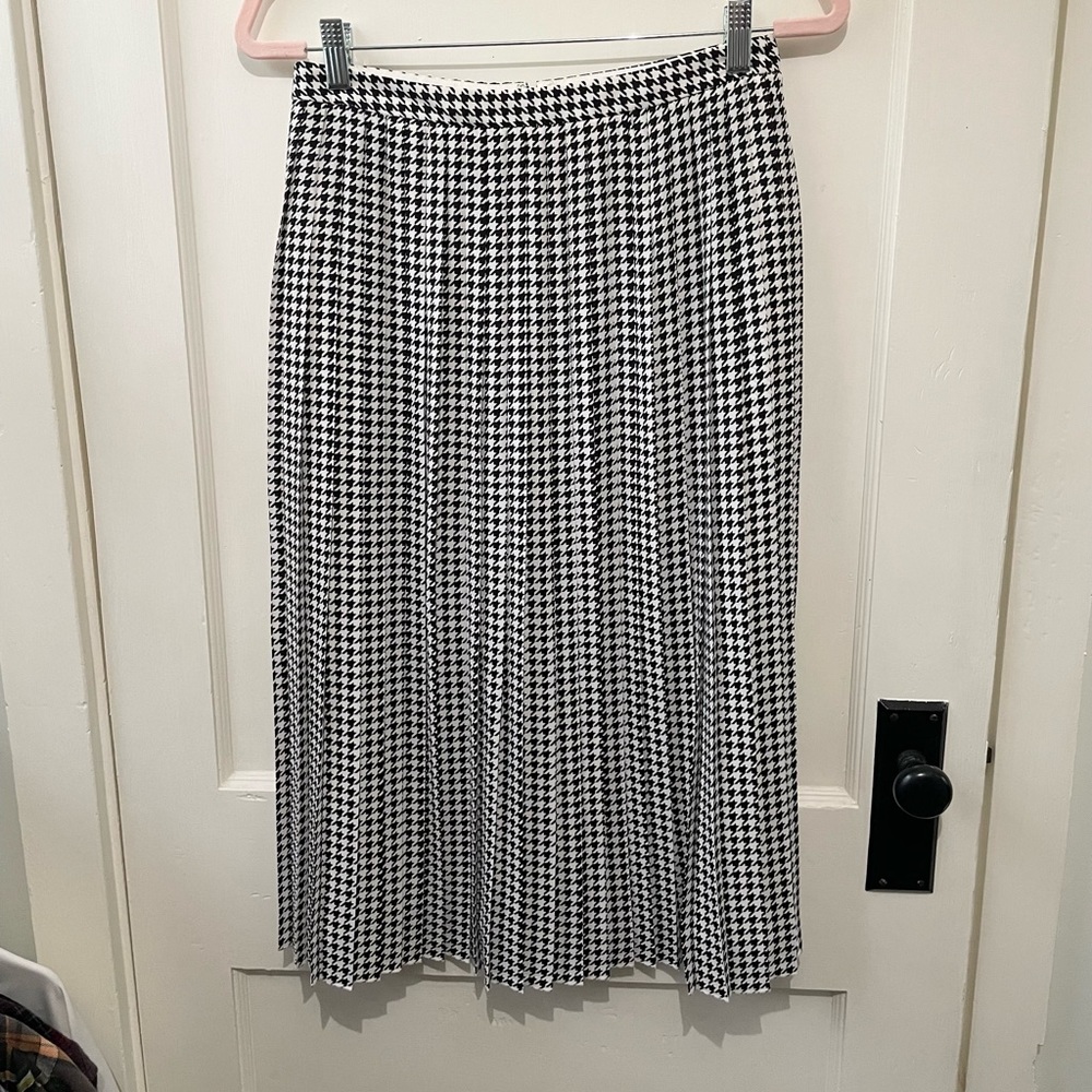 🌵 J.CREW NWT Black and White Houndstooth Print Pleated Midi Skirt Size 4